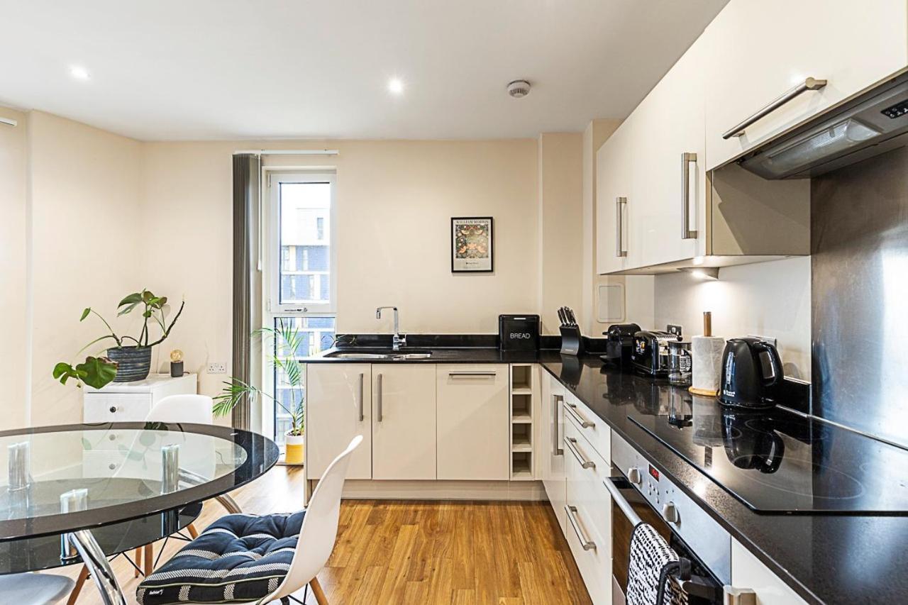 Vibrant London Canal Apartment Bagian luar foto